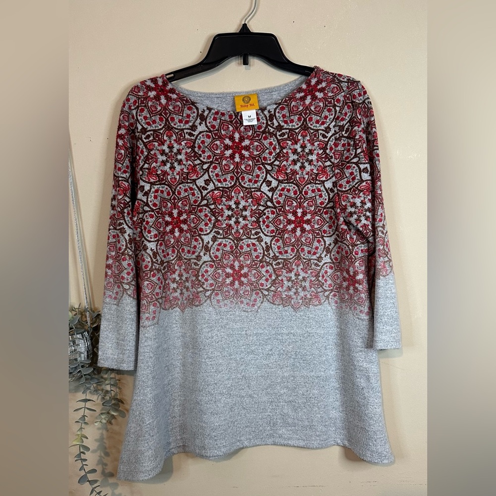 Ruby Rd. Medium Red and Gray Patterned Top - image 1